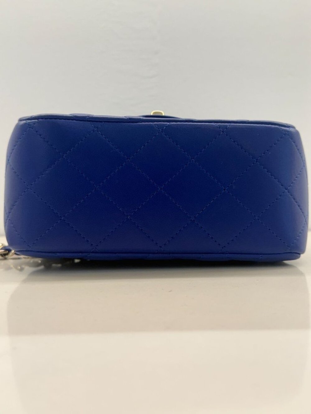 9073152CJ •(EH) Chanel Shoulder Bag Blue Leather - Picture 8 of 11